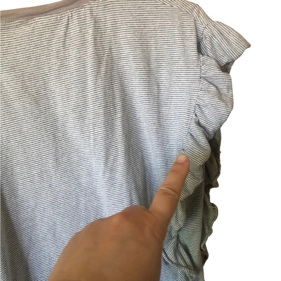 Gray ruffle pin stripe sleeve tshirt - Picture 5 of 6